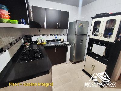Casa de 3 alcobas en venta en Ciudad Cordoba, Cali, 90 m² · foto 2 de 10