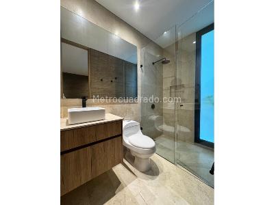 Apartamento de 3 alcobas en arriendo en El Poblado, Medellín, 171 m² · foto 15 de 16