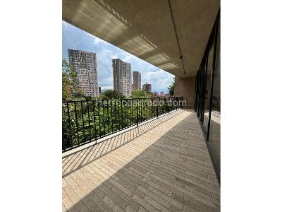 Apartamento de 3 alcobas en arriendo en El Poblado, Medellín, 171 m² · foto 9 de 16