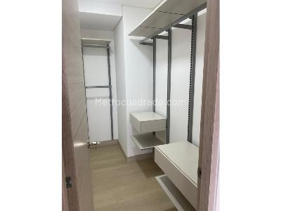 Apartamento de 2 alcobas en venta en El Poblado, Medellín, 60 m² · foto 14 de 17