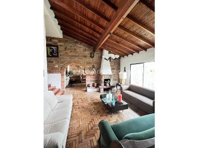 Casa de 5 alcobas en venta en Las Brujas, Envigado, 1060 m² · foto 2 de 20