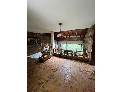 Casa de 5 alcobas en venta en Las Brujas, Envigado, 1060 m² · foto 9 de 20