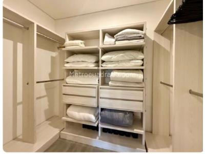 Apartamento de 1 alcoba en venta en Alto De Las Palmas, Medellín, 76 m² · foto 8 de 10