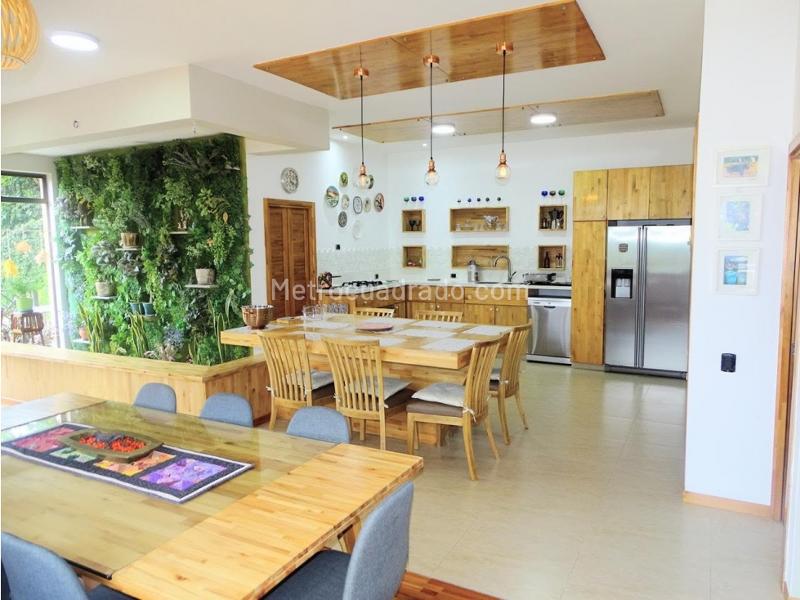 Casa – Envigado, barrio los naranjos, Valle de Aburrá - Más