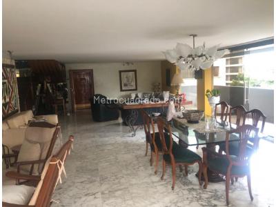 Apartamento en venta en El Poblado, Medellín · foto 3 de 20