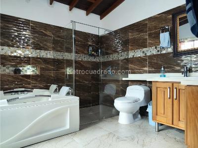 Casa de 5 alcobas en venta en Rionegro, Rionegro, 272 m² · foto 8 de 24