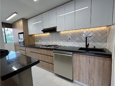 Apartamento en arriendo en Provenza, Medellín · foto 5 de 16