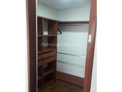 Apartamento de 2 alcobas en arriendo en El Poblado, Medellín, 158 m² · foto 13 de 14
