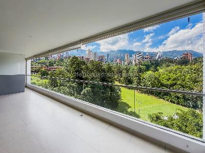 Apartamento de 2 alcobas en venta en Los Balsos 1, Medellín, 153 m² · foto 2 de 20