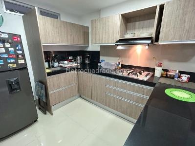 Apartamento de 3 alcobas en venta en Cristales, Cali, 78 m² · foto 6 de 13