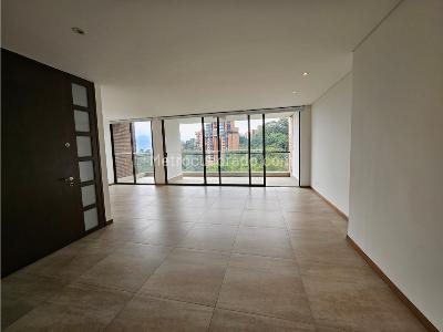 Apartamento en arriendo en El Poblado, Medellín · foto 2 de 20
