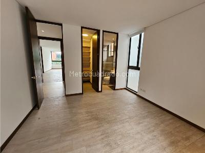 Apartamento en arriendo en El Poblado, Medellín · foto 3 de 20