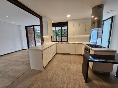 Apartamento en arriendo en El Poblado, Medellín · foto 4 de 20