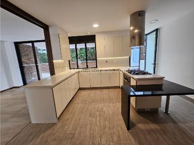 Apartamento en venta en El Poblado, Medellín · foto 5 de 20