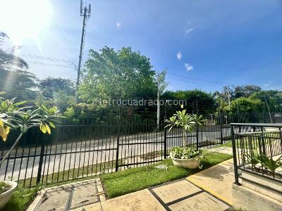 Apartamento en venta en Pance, Cali · foto 2 de 9