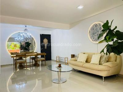 Apartamento en venta en El Poblado, Medellín · foto 2 de 20