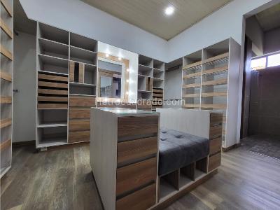 Casa de 4 alcobas en arriendo en Llanogrande, Rionegro, 1875 m² · foto 19 de 20