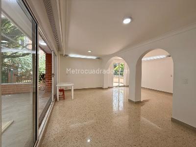Casa en arriendo en Castropol, Medellín · foto 2 de 20