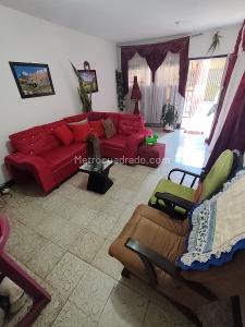 Casa de 5 alcobas en venta en Comuneros, Cali, 210 m² · foto 10 de 19