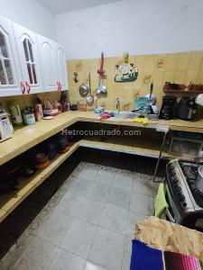 Casa de 5 alcobas en venta en Comuneros, Cali, 210 m² · foto 11 de 19