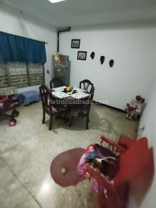 Casa de 5 alcobas en venta en Comuneros, Cali, 210 m² · foto 12 de 19