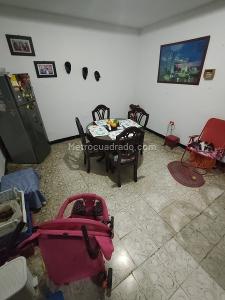 Casa de 5 alcobas en venta en Comuneros, Cali, 210 m² · foto 17 de 19