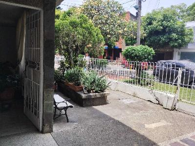 Casa de 5 alcobas en venta en San Fernando, Cali, 280 m² · foto 3 de 12