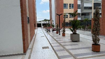 Apartamento en venta en Ciudad Jardin, Cali · foto 17 de 17