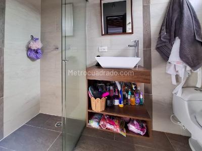 Apartamento de 3 alcobas en venta en Conquistadores, Medellín, 90 m² · foto 12 de 17