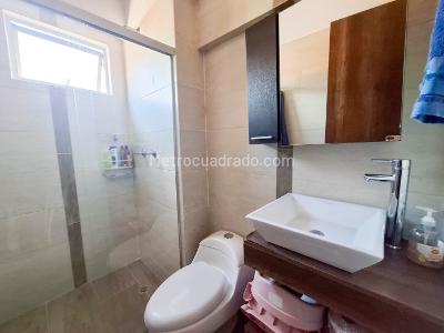 Apartamento de 3 alcobas en venta en Conquistadores, Medellín, 90 m² · foto 15 de 17