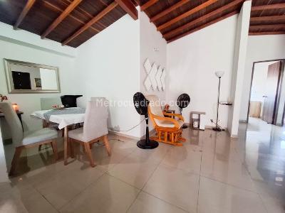 Apartamento de 3 alcobas en venta en Conquistadores, Medellín, 90 m² · foto 2 de 17