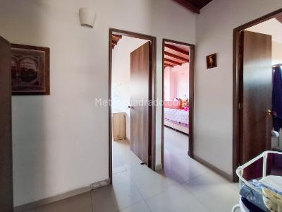 Apartamento de 3 alcobas en venta en Conquistadores, Medellín, 90 m² · foto 5 de 17
