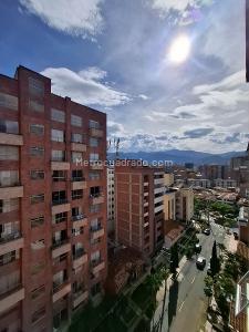 Apartamento de 3 alcobas en venta en Conquistadores, Medellín, 90 m² · foto 6 de 17