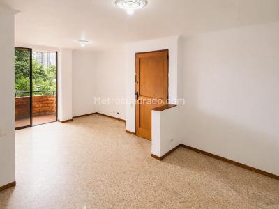 Apartamento de 3 alcobas en venta en Castropol, Medellín, 95 m² · foto 3 de 20