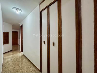 Apartamento de 3 alcobas en venta en Castropol, Medellín, 95 m² · foto 4 de 20