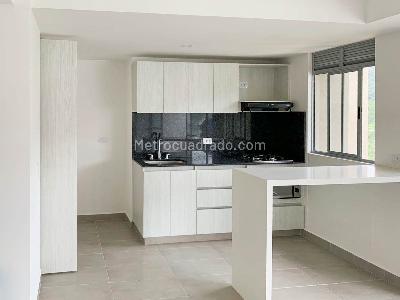 Apartamento de 2 alcobas en venta en Las Lomitas, Sabaneta, 90 m² · foto 4 de 12