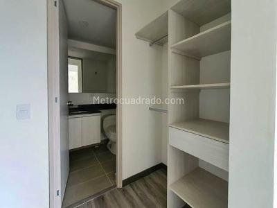 Apartamento de 2 alcobas en venta en Las Lomitas, Sabaneta, 90 m² · foto 9 de 12