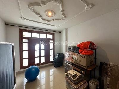Casa de 5 alcobas en venta en Paseo De Los Almendros, Cali, 123 m² · foto 9 de 20