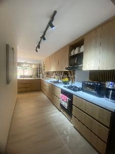 Casa de 5 alcobas en venta en Las Lomas 2, Medellín, 250 m² · foto 10 de 20
