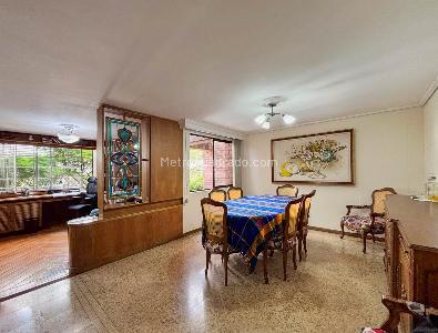Apartamento en venta en Oviedo, Medellín · foto 7 de 19