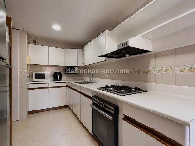 Apartamento en venta en Oviedo, Medellín · foto 8 de 19
