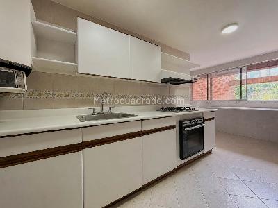 Apartamento en venta en Oviedo, Medellín · foto 9 de 19