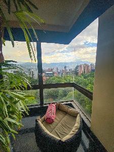 Apartamento de 4 alcobas en venta en Alto De Las Palmas, Medellín, 223 m² · foto 4 de 18