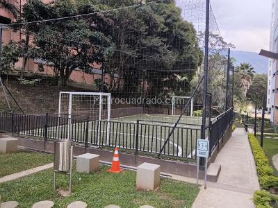 Apartamento de 3 alcobas en venta en Villa Verde, Envigado, 83 m² · foto 19 de 20