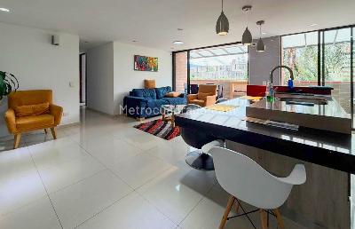 Apartamento de 3 alcobas en venta en Loma De San Julian, Medellín, 120 m² · foto 2 de 12