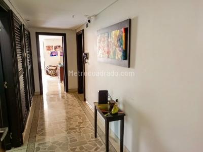 Apartamento de 3 alcobas en venta en Altos Del Prado, Barranquilla, 226 m² · foto 9 de 18