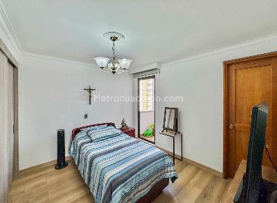 Apartamento de 3 alcobas en venta en Castropol, Medellín, 224 m² · foto 10 de 15