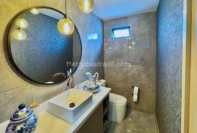 Apartamento de 3 alcobas en venta en Castropol, Medellín, 224 m² · foto 12 de 15
