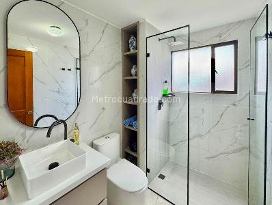 Apartamento de 3 alcobas en venta en Castropol, Medellín, 224 m² · foto 14 de 15
