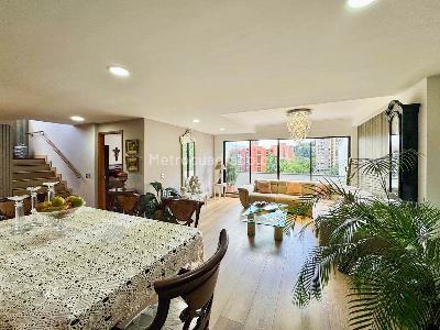 Apartamento de 3 alcobas en venta en Castropol, Medellín, 224 m² · foto 2 de 15